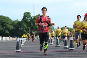 BIB: 0409
                            <button type="button" onclick="openModal(5246781)" class="btn btn-primary btn-sm float-right btn-popup" data-toggle="modal" data-target=".modal-high-quality">
                        <i class="fas fa-shopping-cart"></i> Add to Cart
                    </button>
                                            <button type="button" onclick="isThisMe(5246781, true)" class="btn btn-success btn-sm float-right btn-popup btn-isme hidden" data-toggle="tooltip" data-placement="bottom" title="นี่คือรูปของคุณใช่ไหม คลิกที่นี่เพื่อเอาเข้าอัลบั้ม">
                        <i class="fas fa-plus"></i> Add to album
                    </button>
                    <button type="button" onclick="isThisMe(5246781, false)" class="btn btn-warning btn-sm float-right btn-popup btn-isnotme hidden">
                        <i class="fas fa-ban"></i> Remove from album
                    </button>